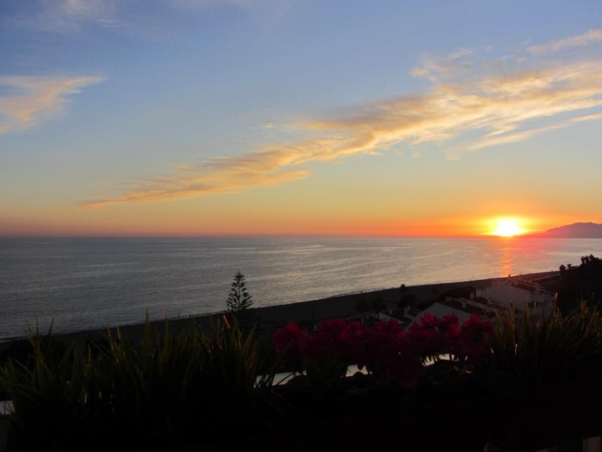 Wintowinrentals Sunny Side, Pool, Wifi & Sea View 贝纳哈拉菲 外观 照片