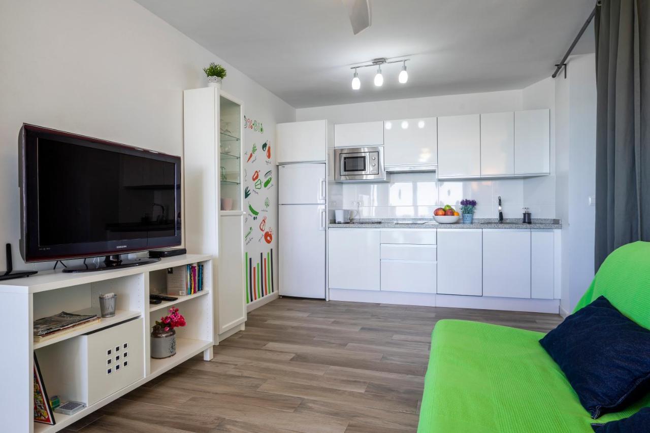Wintowinrentals Sunny Side, Pool, Wifi & Sea View 贝纳哈拉菲 外观 照片